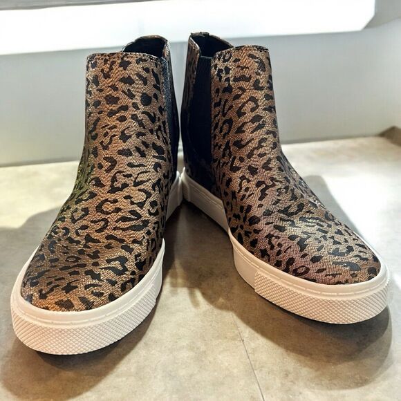 Gianni Bini Womens Sneaker Ankle Booties Size 6.5 M Leopard Cheetah Gold Shimmer - Picture 2 of 10